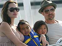 Jolie and family with Paul Allens yacht in France Jolie and family with Paul Allens yacht in France