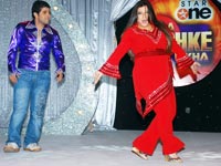 Zara Nachke Dikha Zara Nachke Dikha