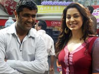 Vivek Sharma and Juhi Chawla Vivek Sharma and Juhi Chawla
