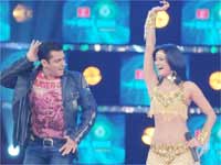 Salman performing with Swetha Tiwari Salman performing with Swetha Tiwari