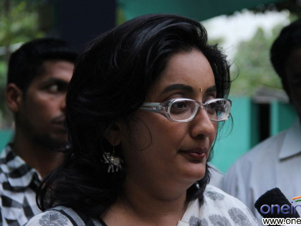 actress devika kanaka mother i was not affected by cancer kanaka filmibeat actress devika kanaka mother i was not affected by cancer kanaka filmibeat