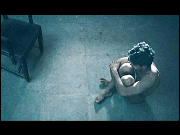 Bollywood Actors Who Stripped O...