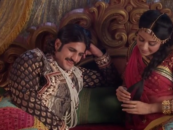 Jodha Akbar: Jodha's Pregnant With Twins, Gets Kidnapped Tonight! (July