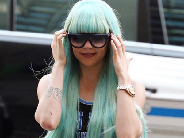 Shoplifting Incident A Misunderstanding: Amanda Bynes Shoplifting Incident A Misunderstanding: Amanda Bynes