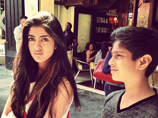 Pictures | Shahrukh Khan | Son | Aryan Khan | Spotted | Hanging Out