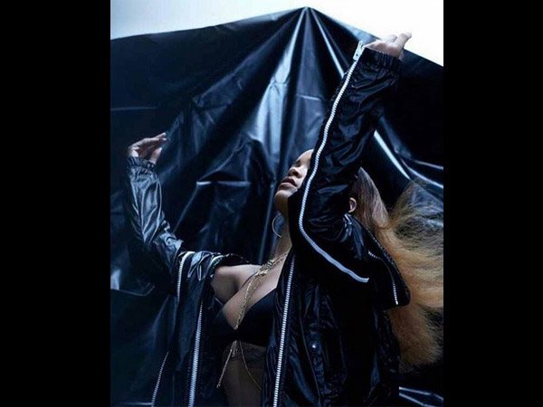 Rihanna Goes Dark & Bold As She Captures Herself For Fader Rihanna Goes Dark & Bold As She Captures Herself For Fader