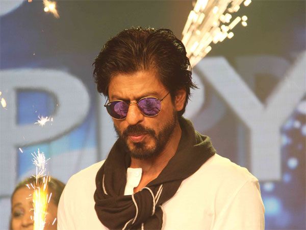 Shahrukh Khanâs 50th Birthday: Here Is How SRK Thanked Manish Paul    best birthday wishes to shahrukh khan