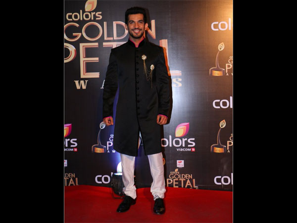 07-1457334798-arjun-bijlani-.jpg