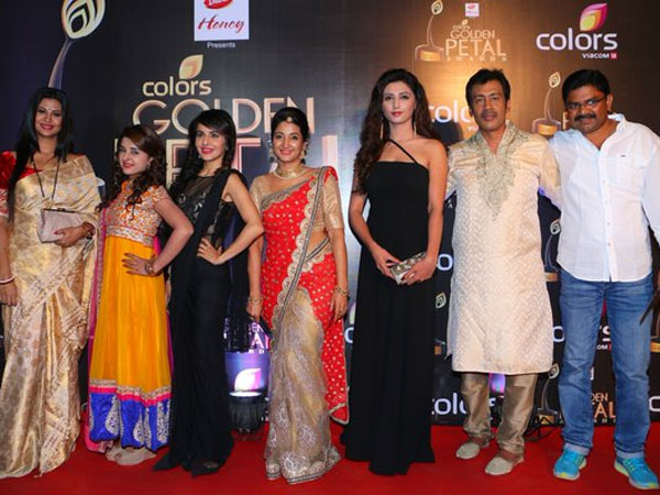 07-1457334974-swaragini-team.jpg