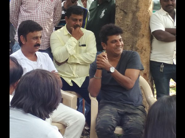 Hatrick Hero Visits The Sets Of Ganesh's 'Gandu Endare Gandu'! Hatrick Hero Visits The Sets Of Ganesh's 'Gandu Endare Gandu'!
