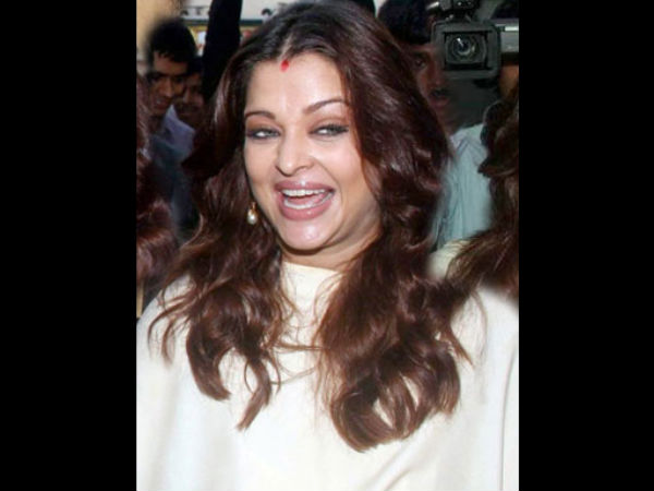 So Funny! 15 Pics Of Aishwarya Rai Clicked When She Was Not Ready