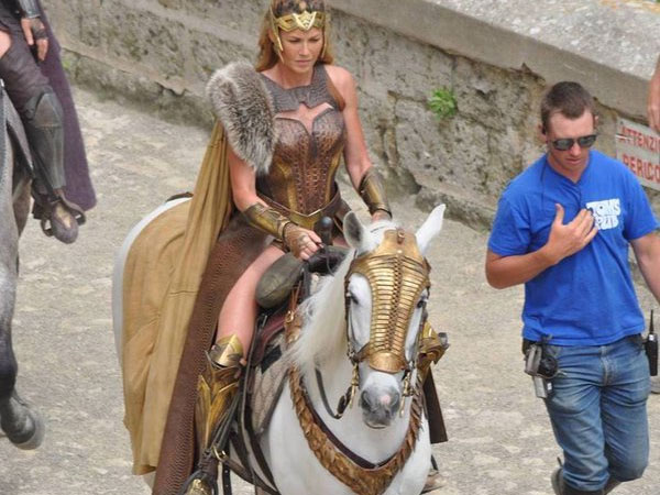 UNSEEN PICS! The Sets And Costumes From Wonder Woman Movie!