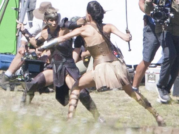 UNSEEN PICS! The Sets And Costumes From Wonder Woman Movie!