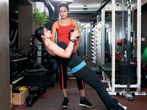 Lucky Girl! Deepika Padukone Kisses Celebrity Trainer Yasmin On The Cheeks