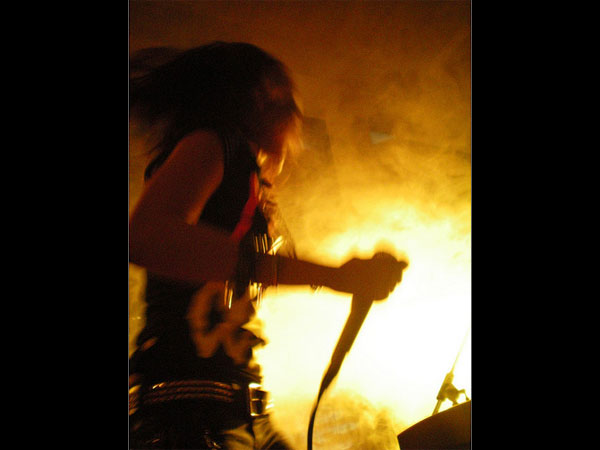 20 Unseen Pictures Of Shruti Haasan From Her Rock Band 'The Extramentals'!