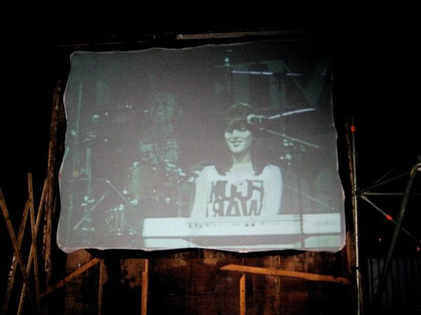 20 Unseen Pictures Of Shruti Haasan From Her Rock Band 'The Extramentals'!