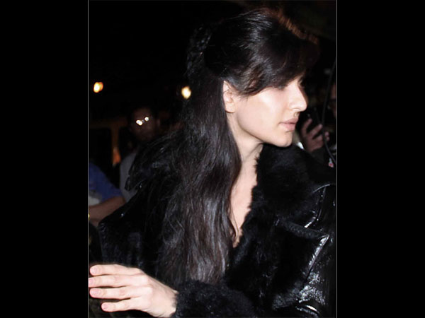 Even Without Make-up, Katrina Kaif Looks Like A Million Bucks; Spotted Enjoying In London!