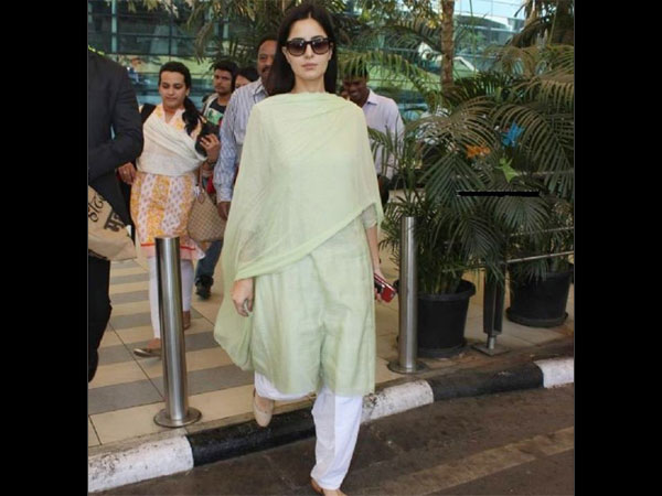 Even Without Make-up, Katrina Kaif Looks Like A Million Bucks; Spotted Enjoying In London!