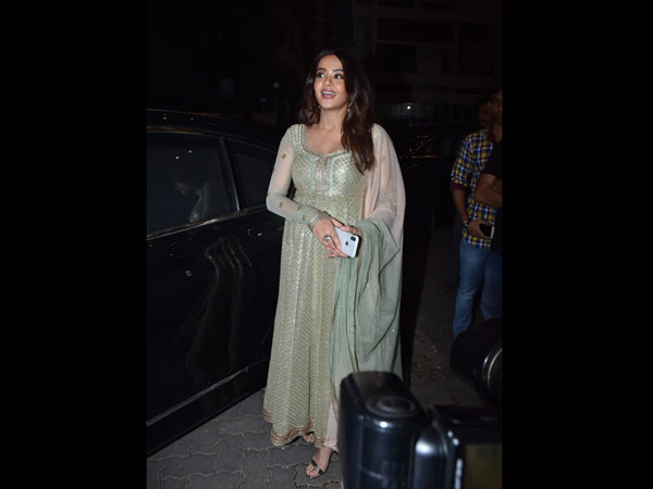 Surveen Chawla Looked Gorgeous