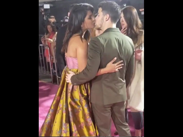 Kiss-N-Pose