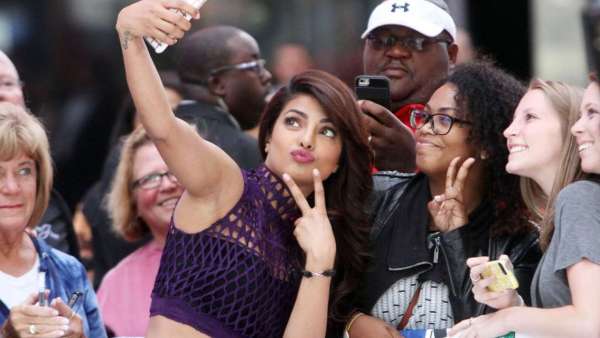 Priyanka With Fans At A Festival