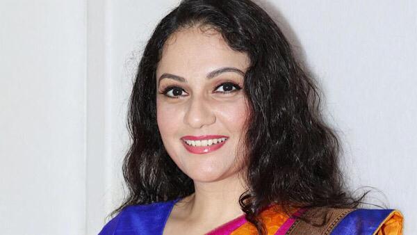 Gracy Singh Of Santoshi Maa Sunaye Vrat Kathayein