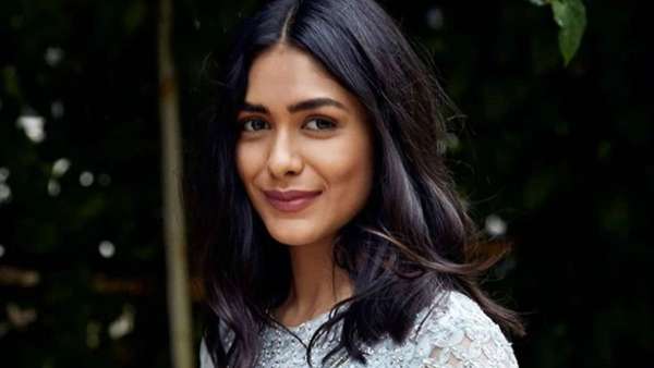 Mrunal Thakur Says Media Also Treats Stars Differently