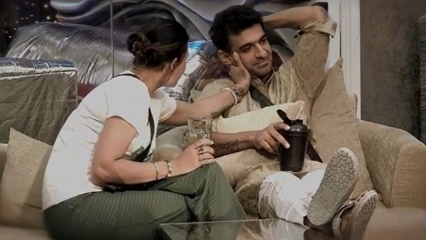 Netizens Troll Pavitra For Faking Love