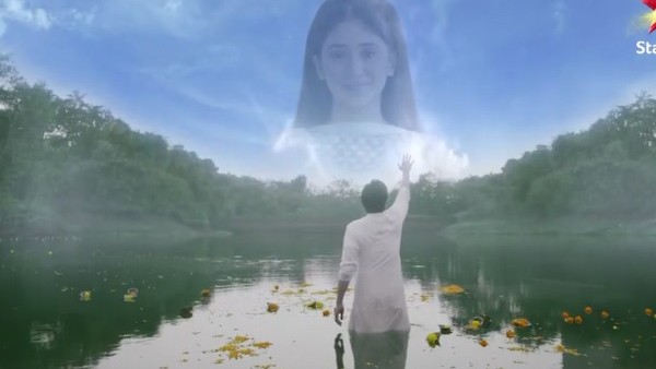 YRKKH Spoiler: Naira Falls Off The Vehicle!