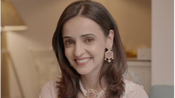 Sanaya Irani For YRKKH