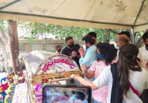 'ಅಭಿನಯ ಶಾರದೆ' ಅಂತಿಮ ದರ್ಶನ ಪಡೆದ ಗಣ್ಯರು