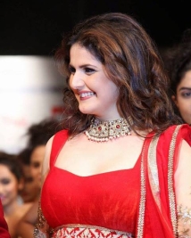 Zareen Khan Photos Zareen Khan Images Zareen Khan Pictures Filmibeat
