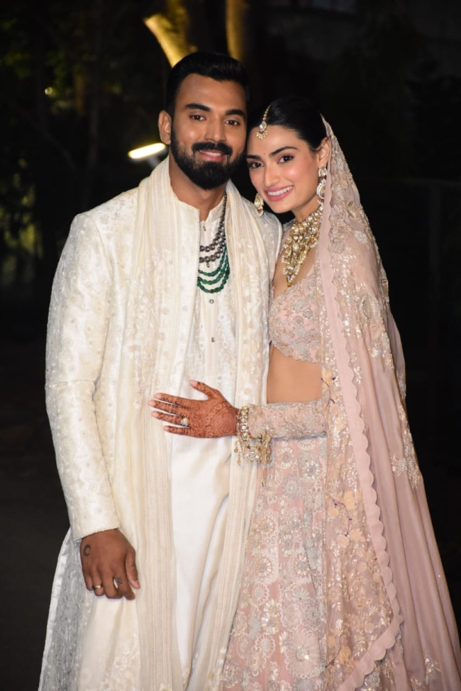 Athiya Shetty - Photos, Videos, Birthday, Latest News, Height In Feet - FilmiBeat