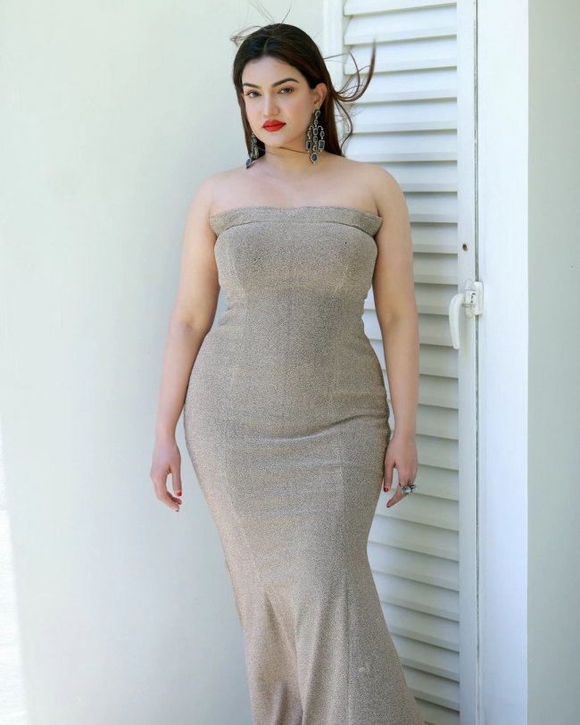 Honey Rose - Photos, Videos, Birthday, Latest News, Height In Feet ...