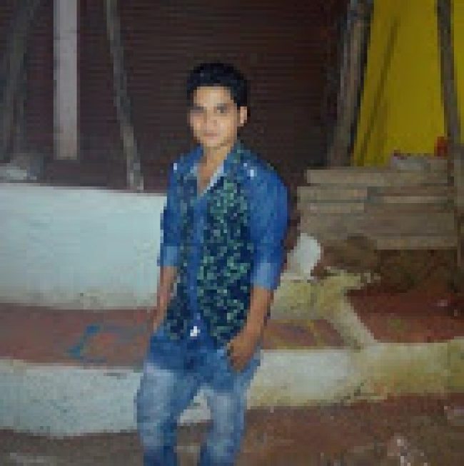 Sharman Joshi - Photos, Videos, Birthday, Latest News, Height In Feet