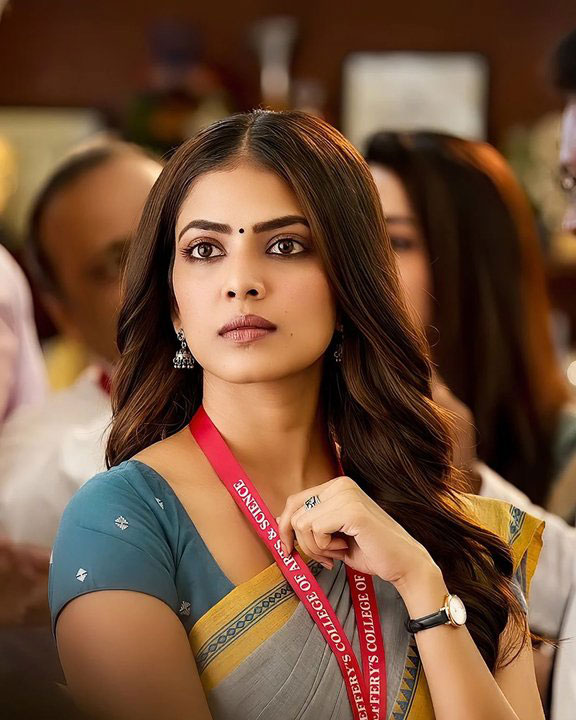 Malavika Mohanan Fan Photos | Malavika Mohanan Pictures, Images - 72086 -  FilmiBeat