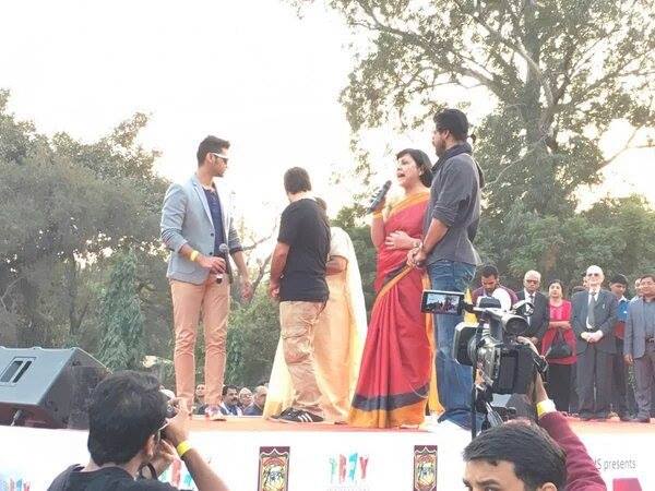 Fan (Fan Shahrukh Khan) Fan Photos | Fan Photos, Images, Pictures ...