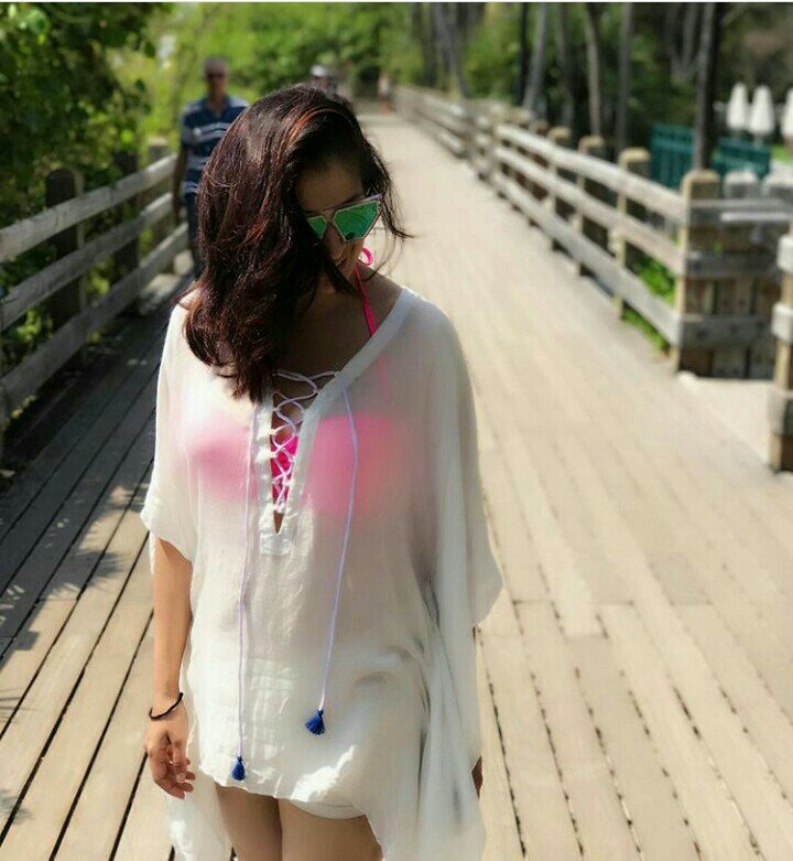 Julie 2 Fan Photos Julie 2 Photos, Images, Pictures 56000 FilmiBeat