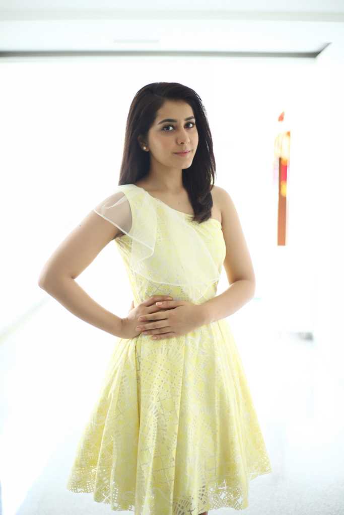 Raashi Khanna (Rashi Khanna) Fan Photos | Raashi Khanna Pictures