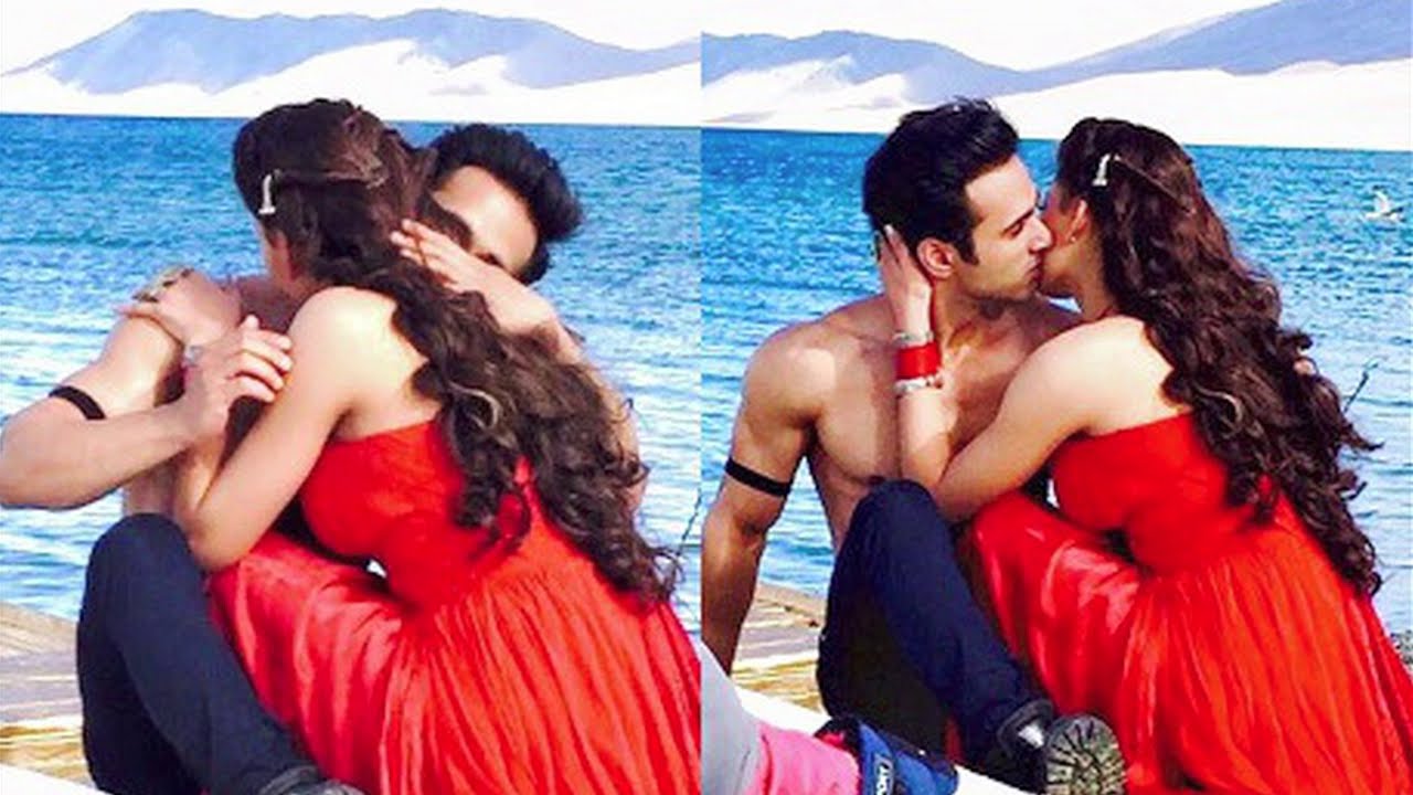 Sanam Re Sanam Re Story Fan Photos Sanam Re Photos Images Pictures Filmibeat Sanam Re Sanam Re Story Fan Photos Sanam Re Photos Images Pictures Filmibeat