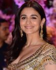 Alia Bhatt REACTS on Bollywood Stars Fees