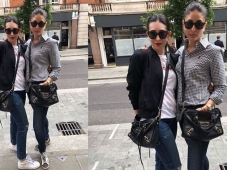 Kareena Kapoor & Karishma Kapoor..