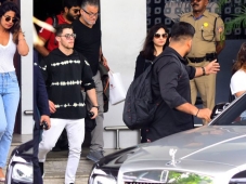 Priyanka Chopra RETURNS from Goa..