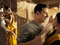 Akshay Kumar & Mouni Roy's First..