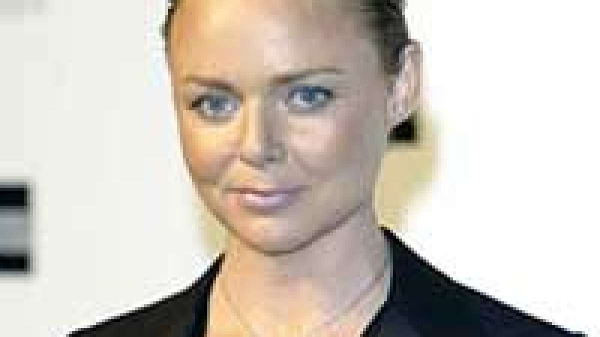 Stella McCartney Pregnant Expecting Fourth Child Husband Alasdhair(01)