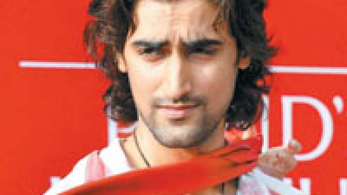 Owais Hussain MF Hussain Release Pehla Sitara Kunal Kapoor Sonal Chauhan Filmibeat