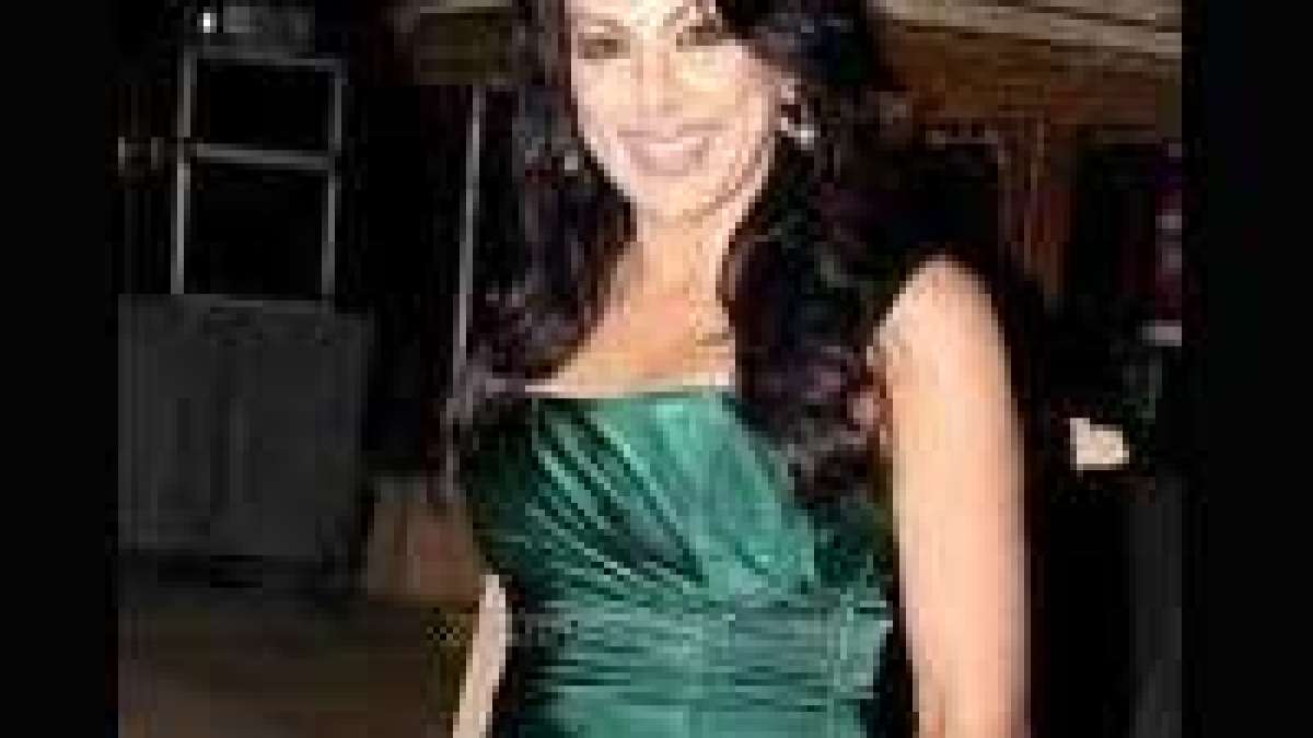 Maa Exchange Sony TV Pooja Bedi Exchanged Anuradha Nigam Filmibeat