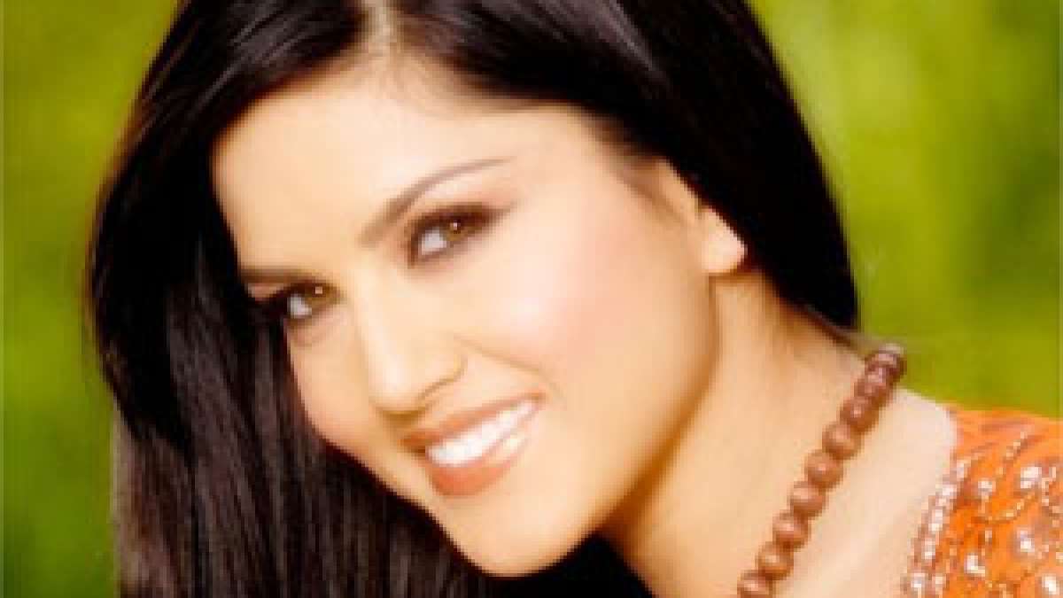 Aamir Khan Xxx - Aamir Khan | Sunny Leone Cry | Sunny Leone Favourite Bollywood Actor -  Filmibeat