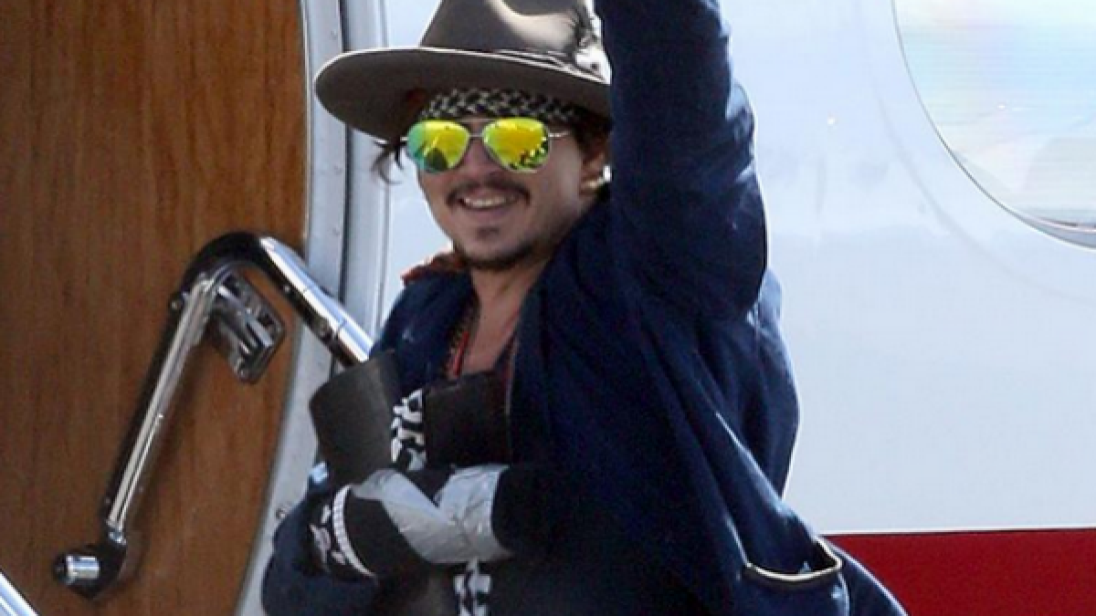 Johnny Depp Injured Johnny Depp Pirates of the Caribbean Dead Men(00)