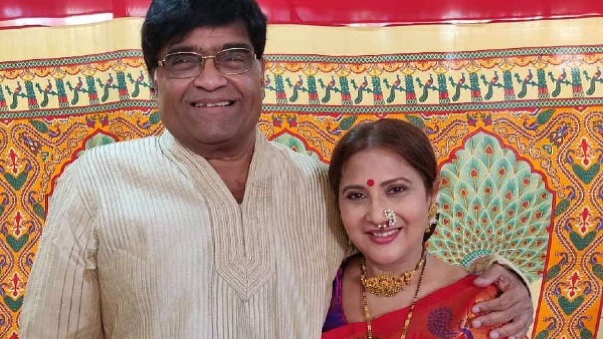 Ashok Saraf And Wife Nivedita Joshi Thank Mumbai Police With Aamras